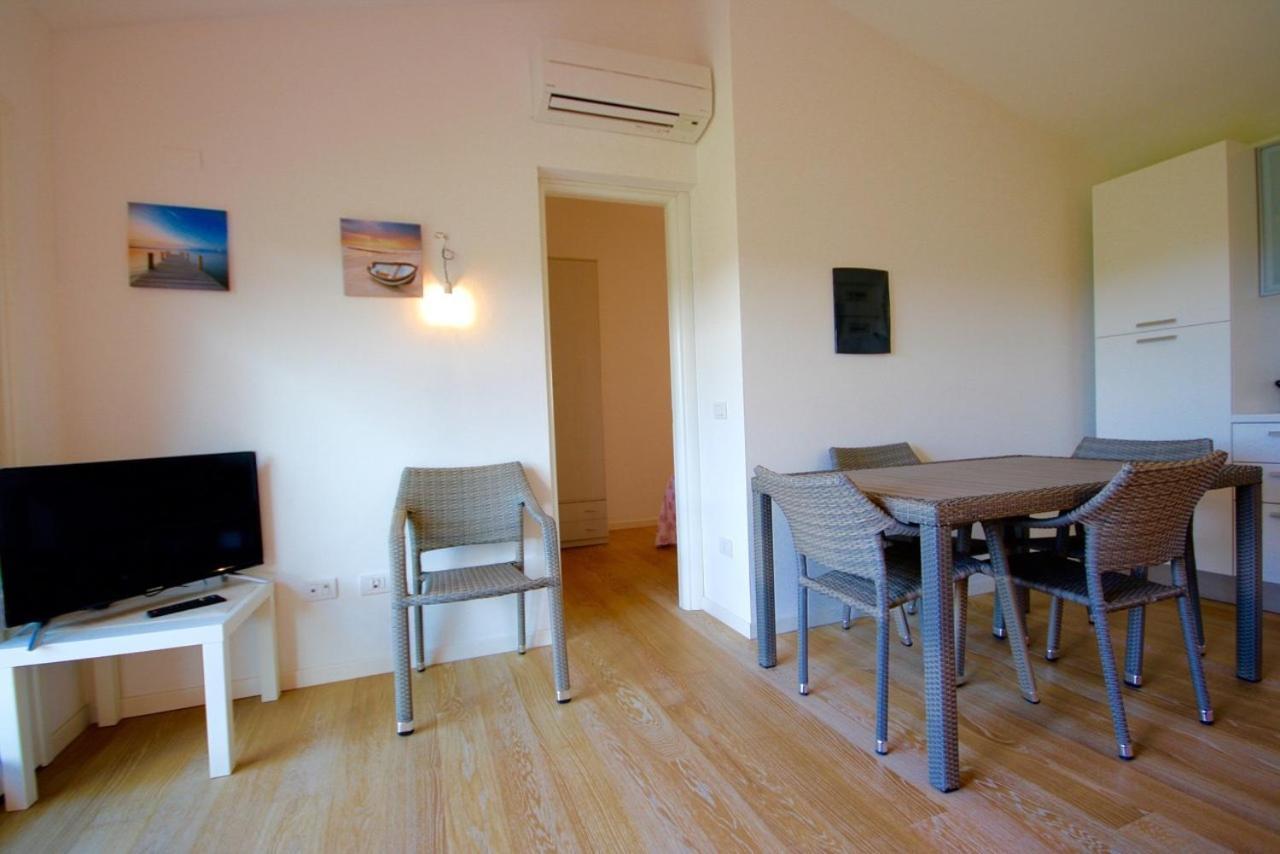 Residenze Dei Fiori Villa Porto Rotondo Ruang foto
