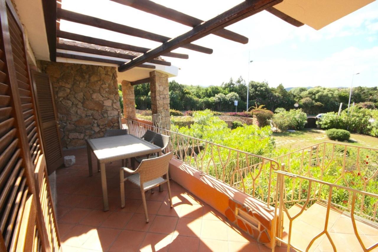 Residenze Dei Fiori Villa Porto Rotondo Ruang foto