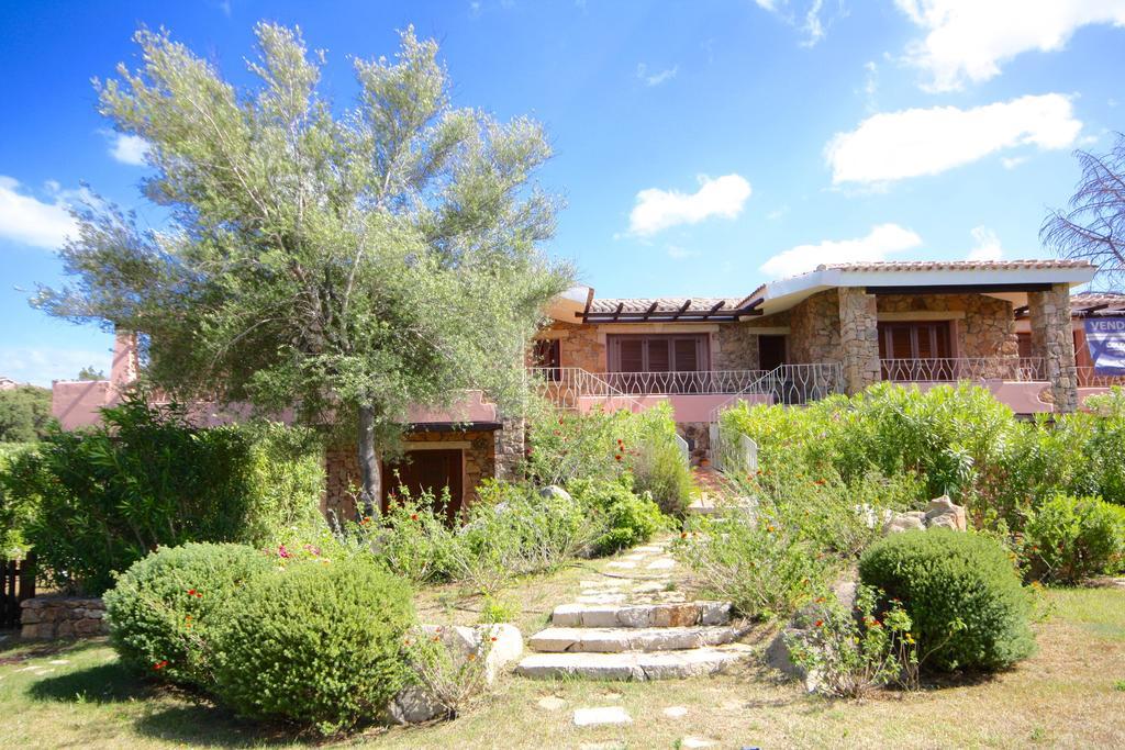 Residenze Dei Fiori Villa Porto Rotondo Bagian luar foto