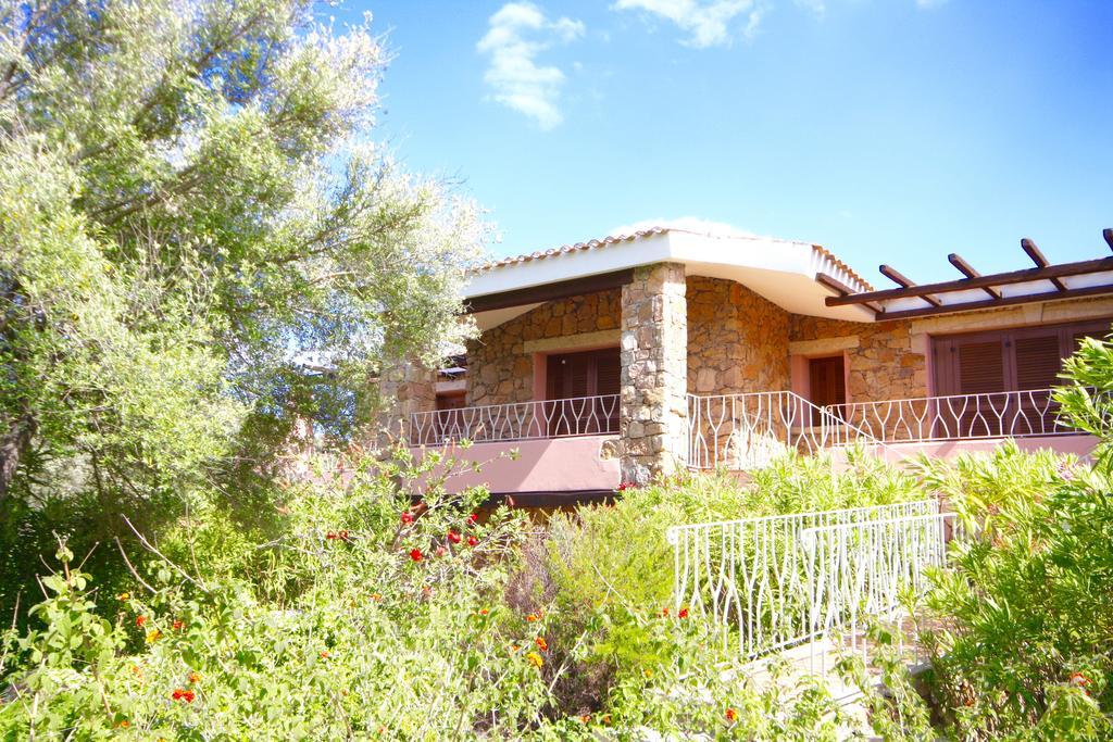 Residenze Dei Fiori Villa Porto Rotondo Bagian luar foto